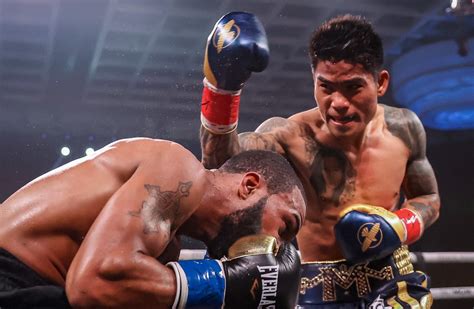 magsayo standing|FAST FACTS: Who is Filipino boxing champion Mark .